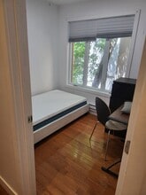 Building Photo - 3710 Av Coloniale