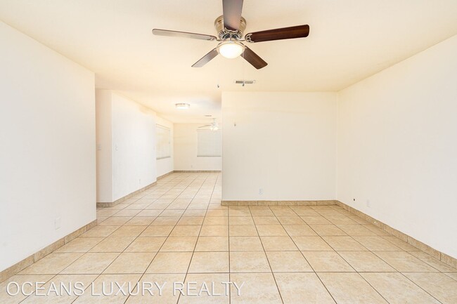 Building Photo - 3 br, 1.5 bath House - 402 S Willow Ave