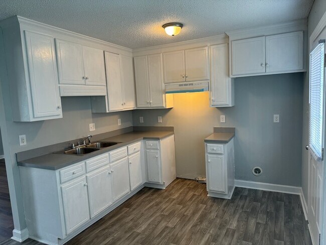 Building Photo - 413 Archer Dr