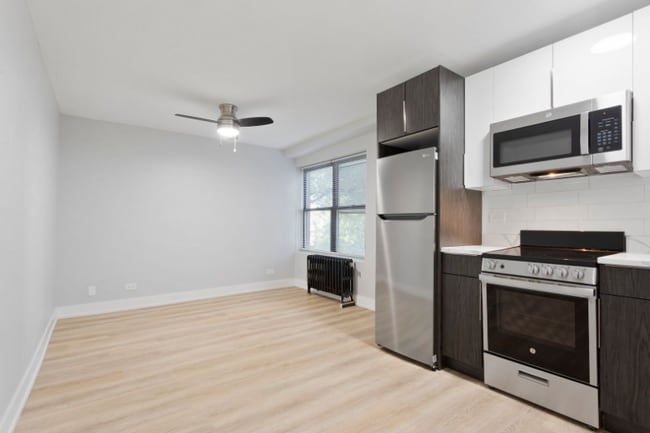 Foto del edificio - 6026 N Winthrop Ave