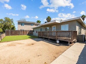 Building Photo - 5379 E Falls View Dr