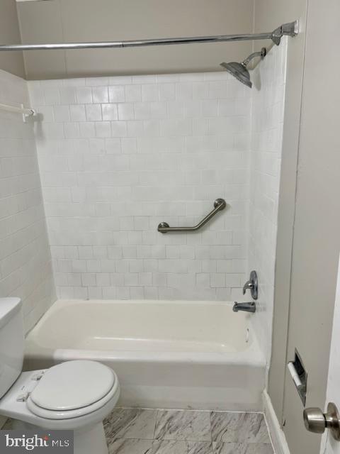 Foto del edificio - 27 W Main St