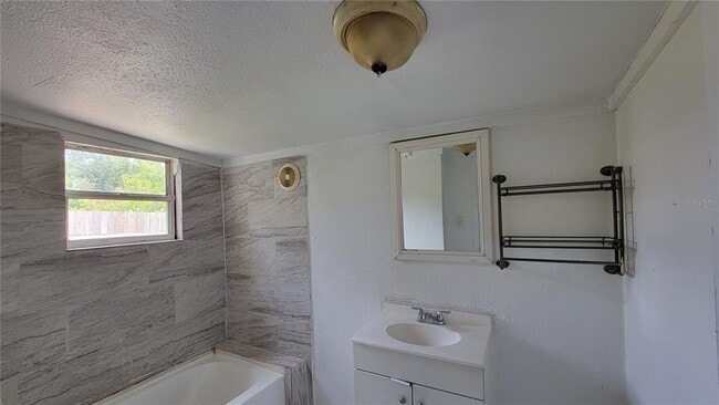Foto del edificio - 1336 Warrington Wy