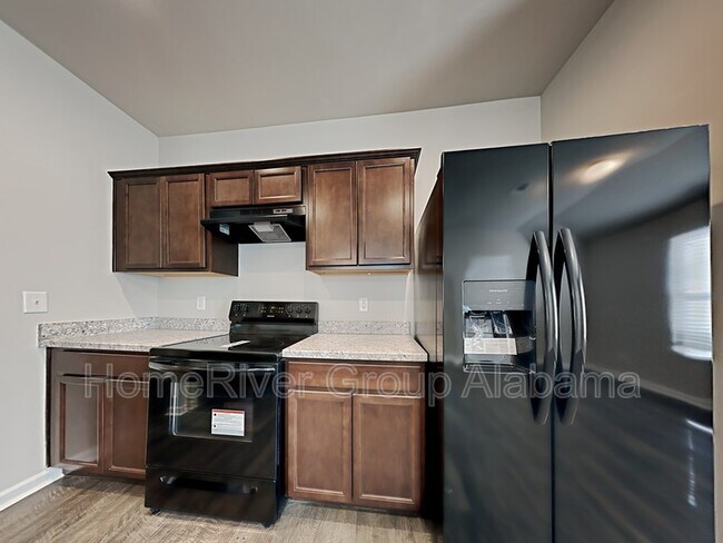 Building Photo - 16359 Creek Dr