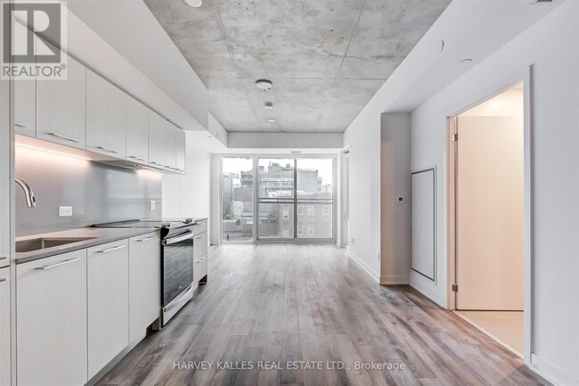 Photo du bâtiment - 665 Queen St E