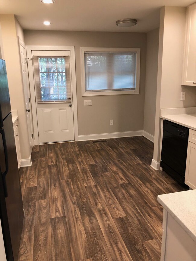 Photo - 333-335 Hillcrest Apartment