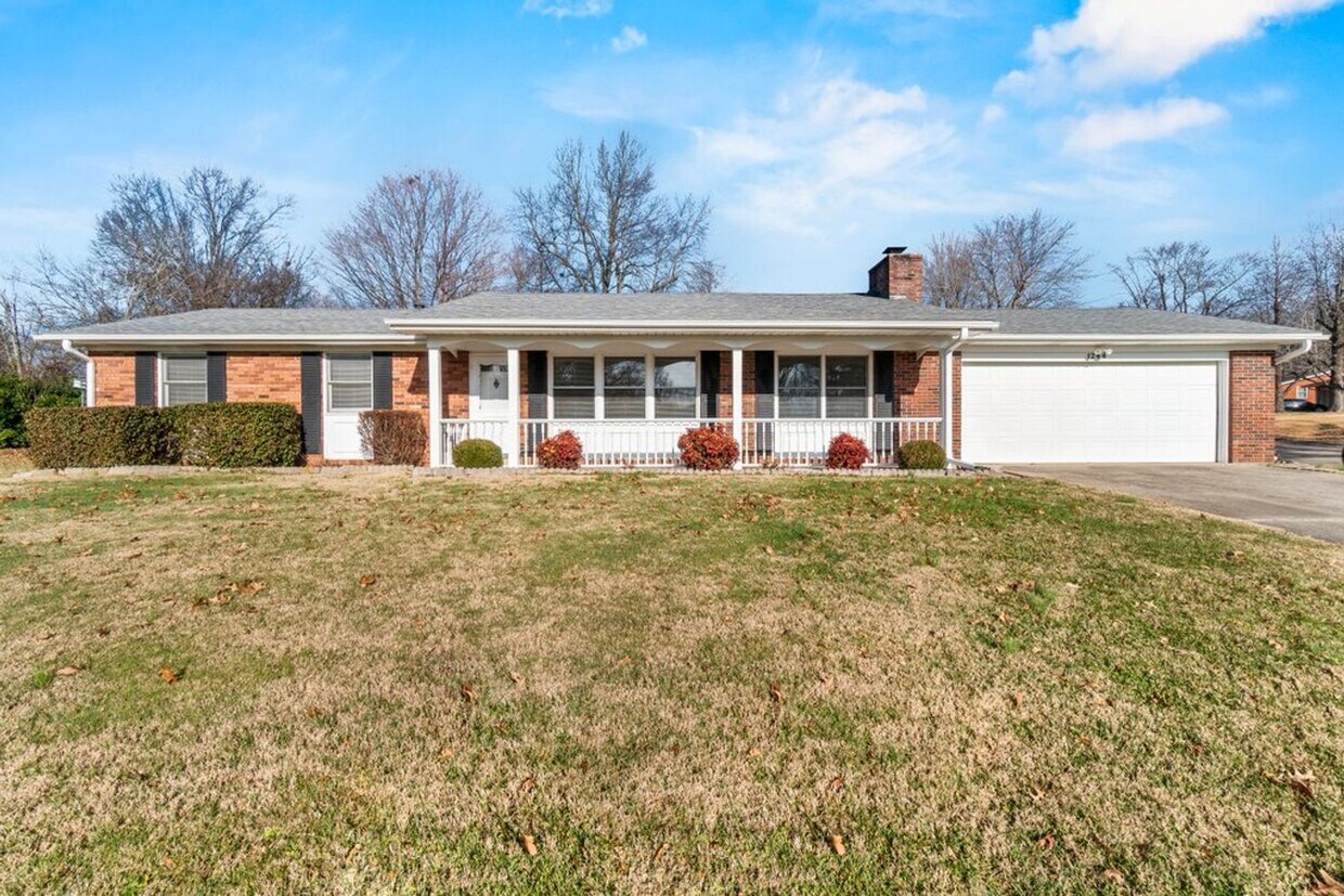 Primary Photo - House in Jackson in Established Neighborhood