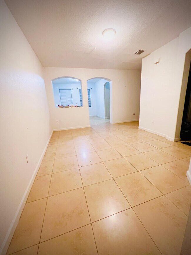 Foto del edificio - 8394 NW 113th Path