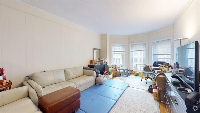 Building Photo - 513 Beacon St