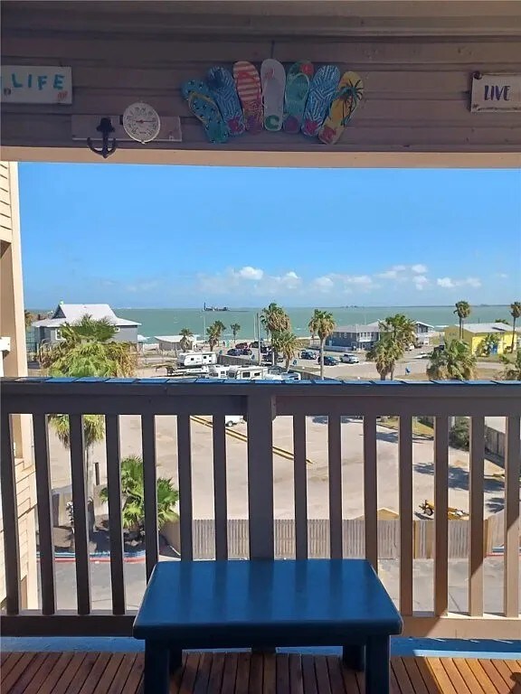 Foto del edificio - 3938 Surfside Blvd