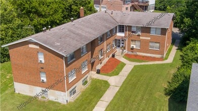 Building Photo - 2525 Lakeview Ave