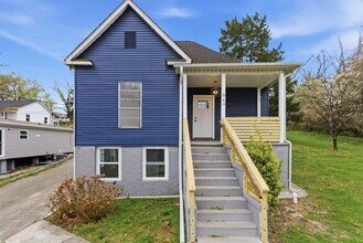 Building Photo - 944 Murphy Ave