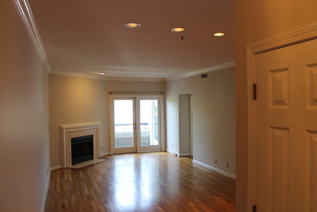 Family room/dining room combo - 3818 W End Ave