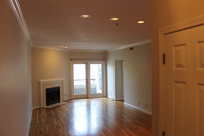 Family room/dining room combo - 3818 W End Ave