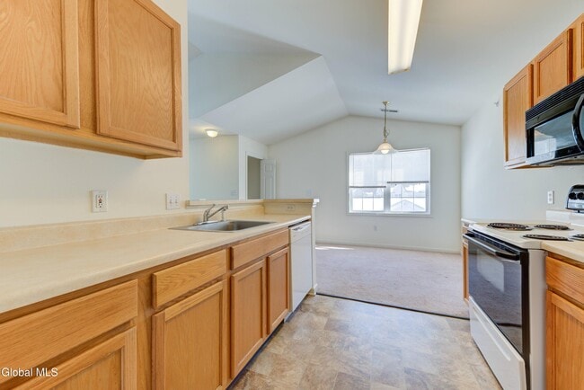 Building Photo - 304 Heritage Way