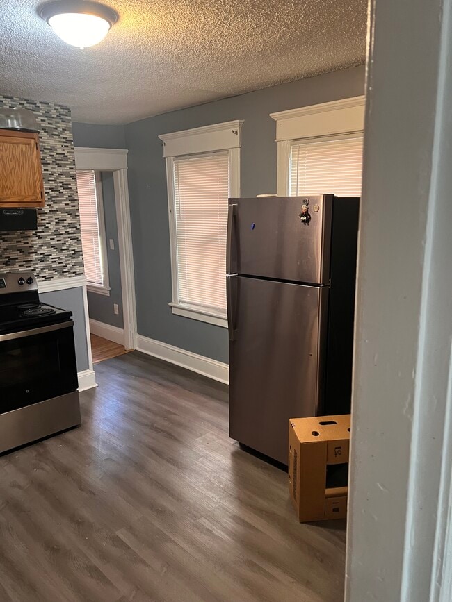 Kitchen - 101 Middlesex St