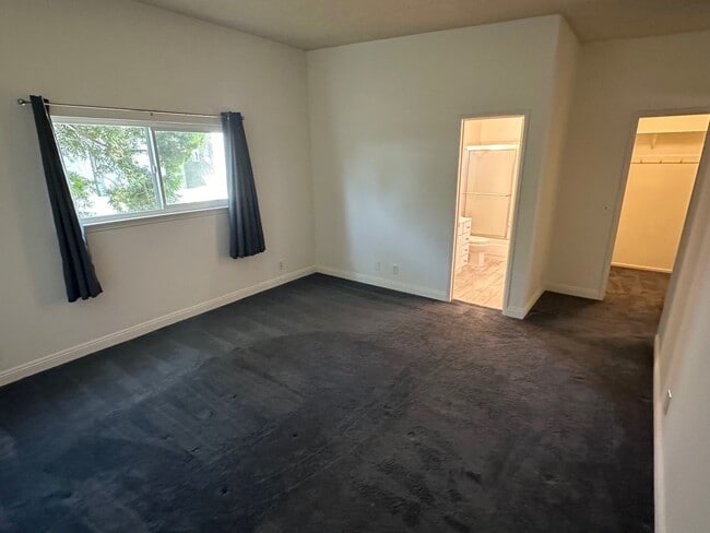 Bedroom1: 13'10" x 12'4" - 218 19th St