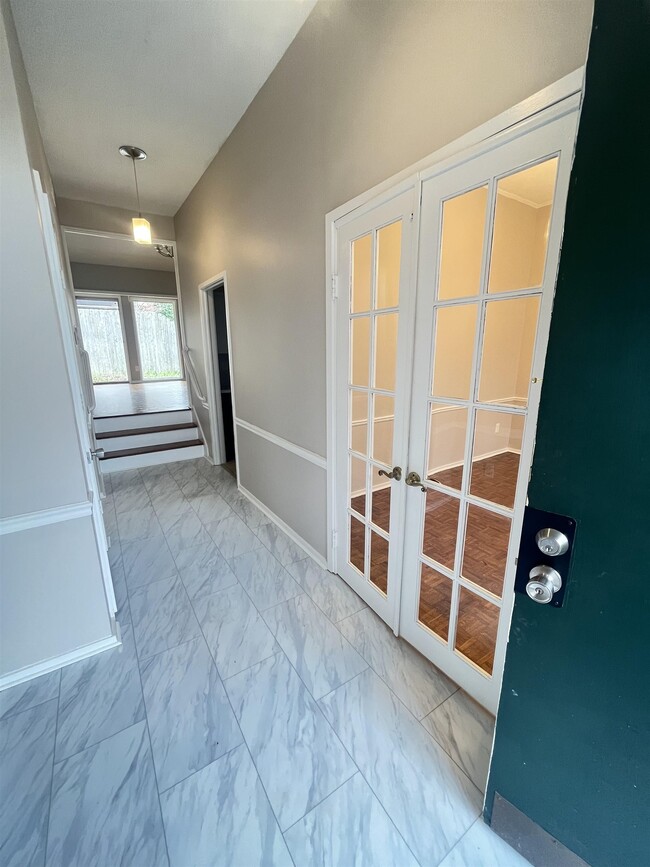 Building Photo - 5763 Barfield Rd