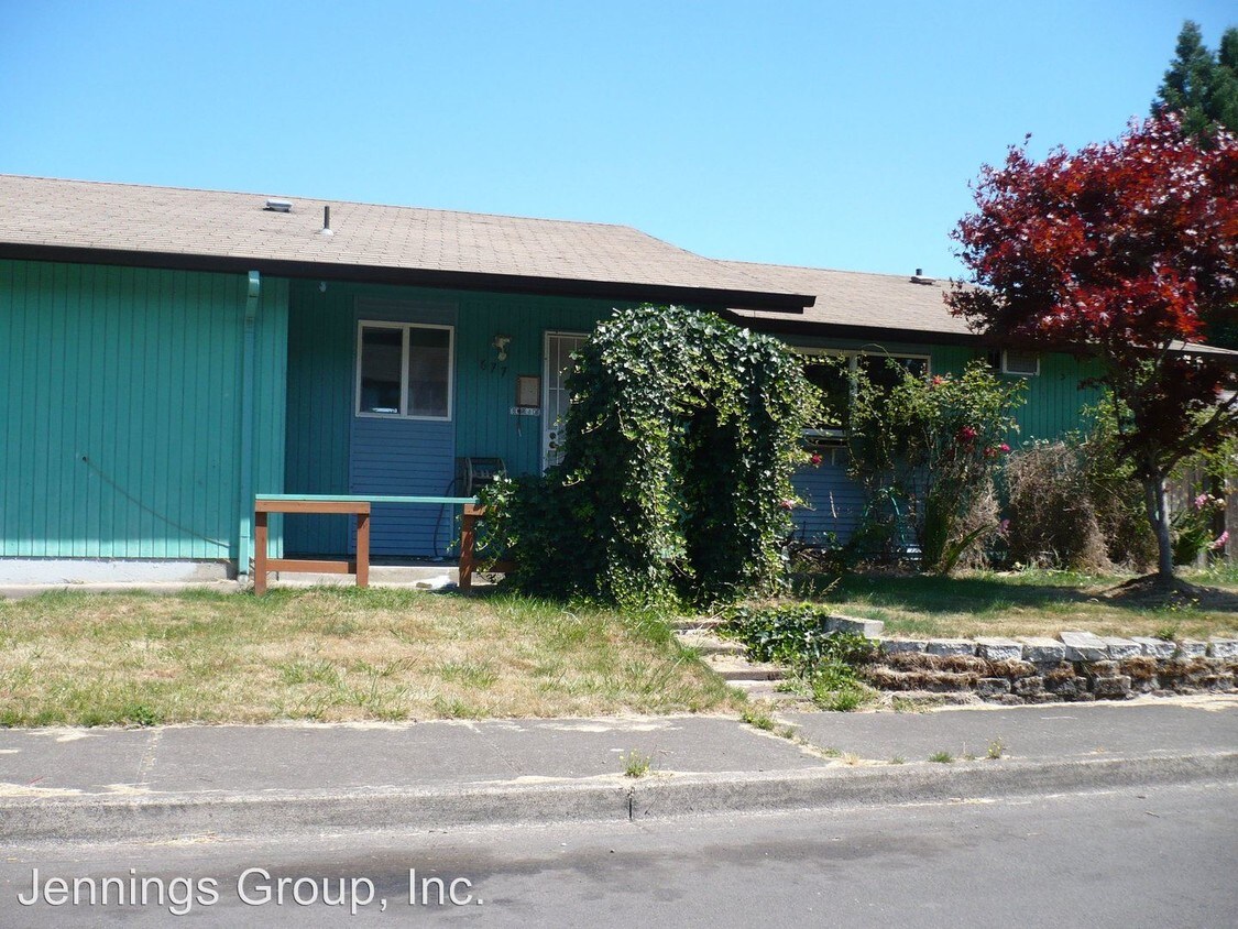 Foto principal - 677 52nd St