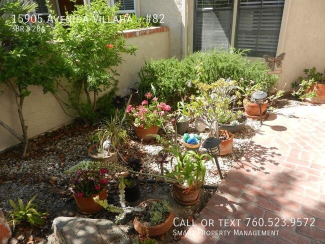 Building Photo - 15905 Avenida Villaha