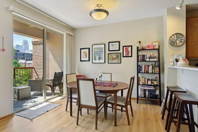 Foto del edificio - 580 N 2nd St