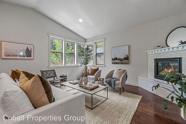 Building Photo - 3 br, 2.5 bath House - 2446 NW Lolo Drive
