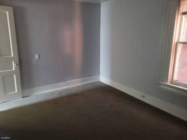Building Photo - 4 br, 1 bath House - 1211 4th Avenue