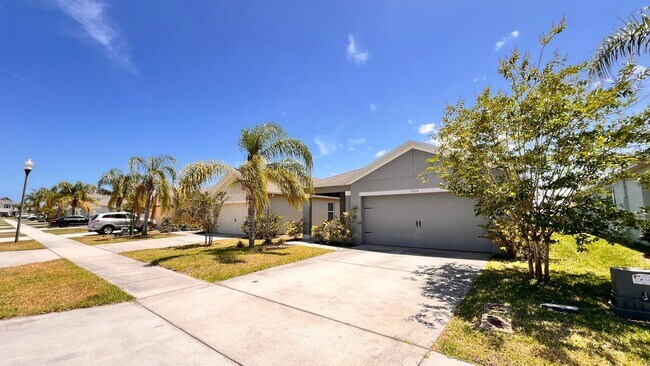 Building Photo - Beautiful 3 Bedroom, 2 Bathroom Home near ...