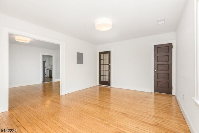 Building Photo - 157-159 Forest St