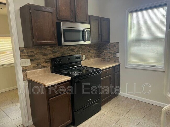 Foto del edificio - 1366 Clermont Ave
