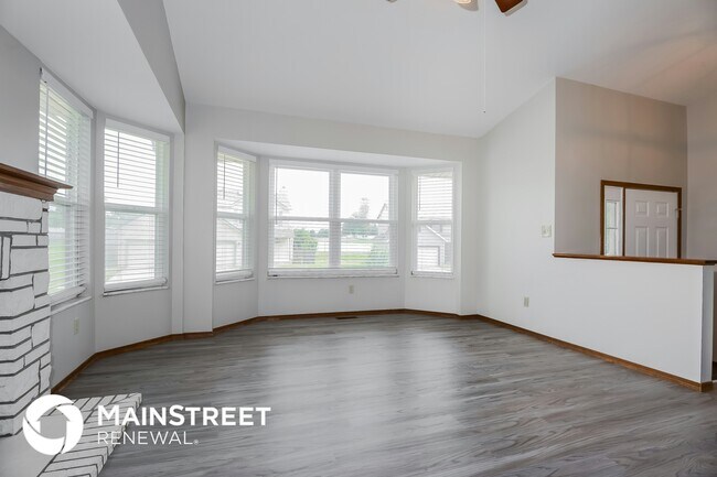 Foto del edificio - 14375 Jamestown Bay Dr