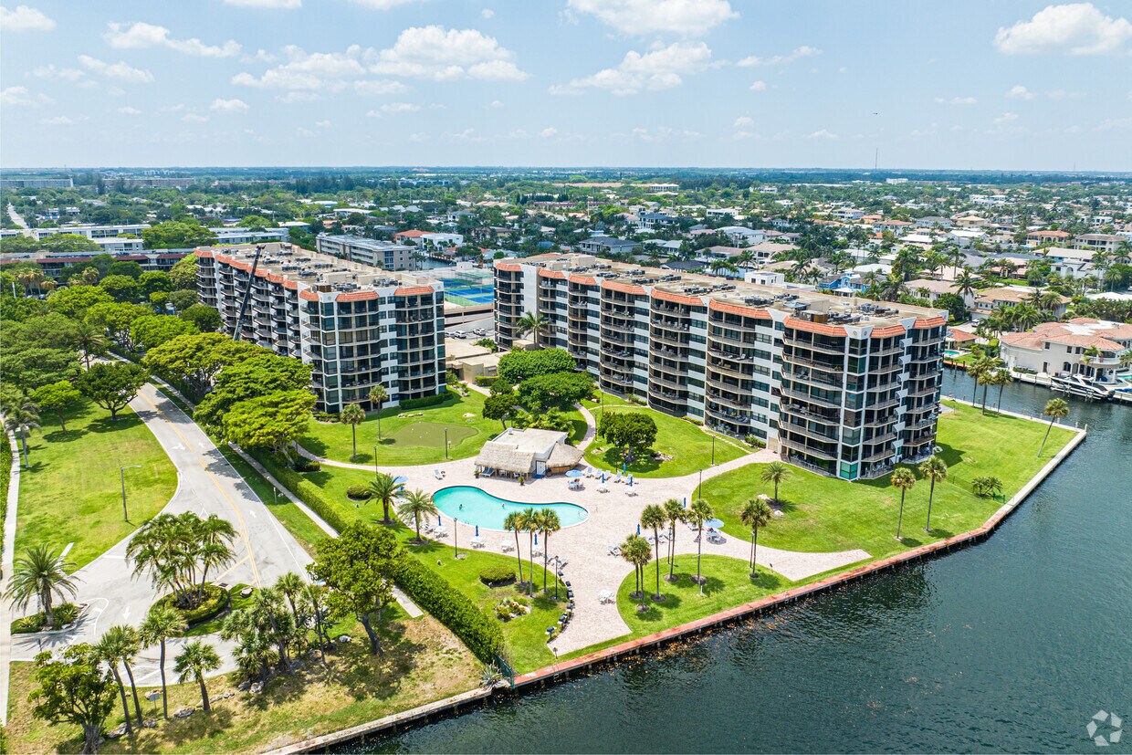 Alternate - Porta Bella East