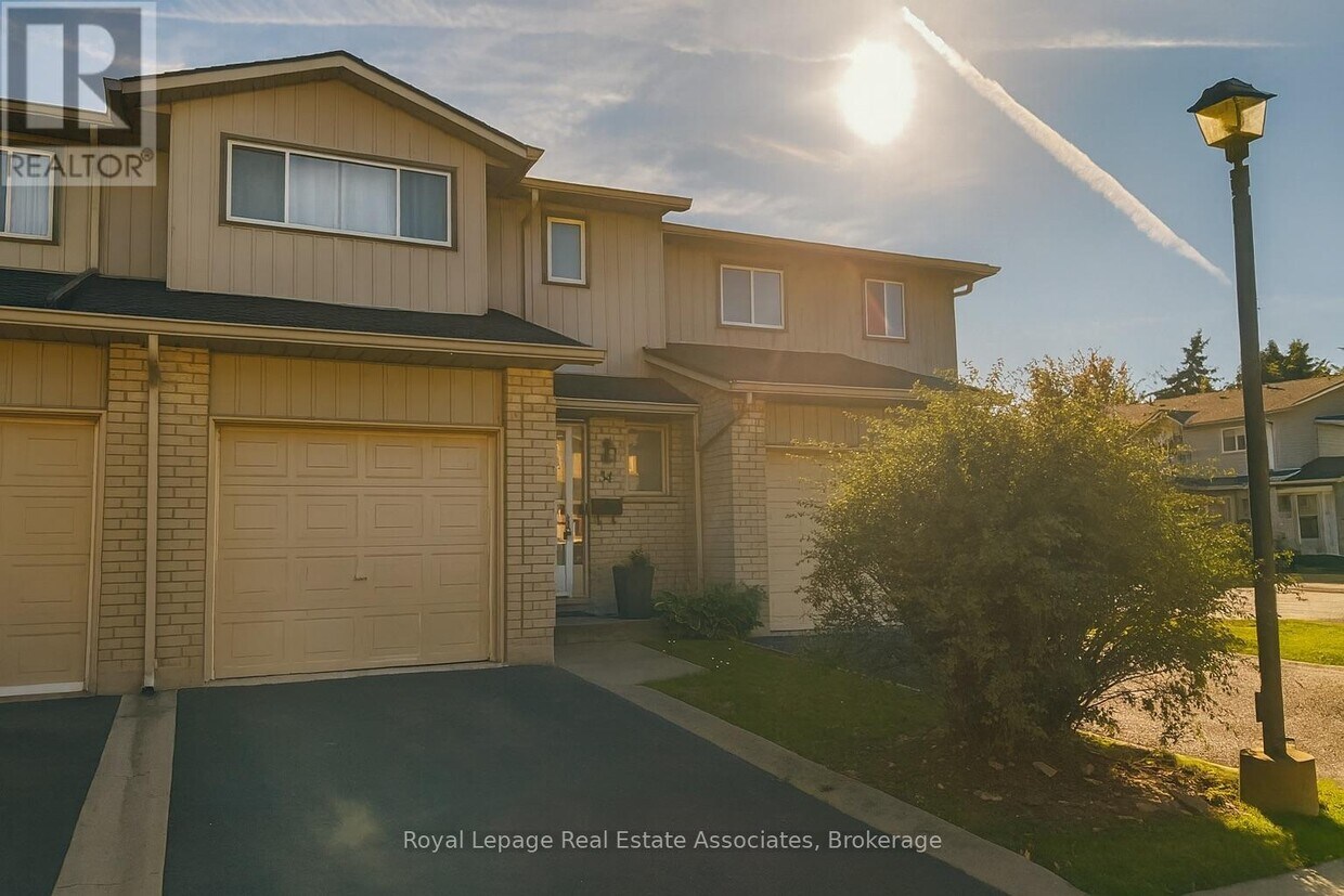 Photo principale - 1675 Upper Gage Ave