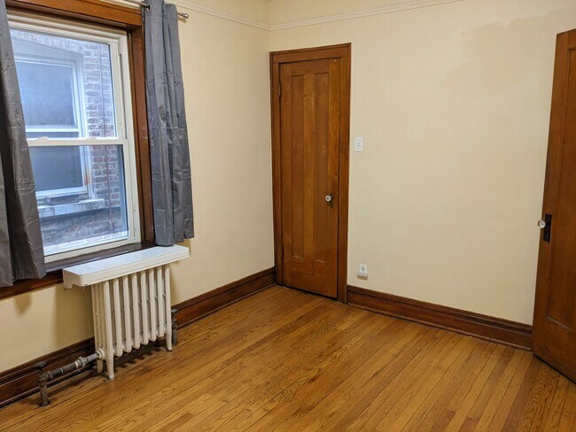 Foto del edificio - 1833 Gunderson Ave