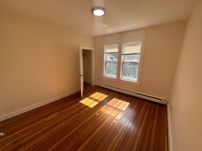 Building Photo - 331 Harvard St