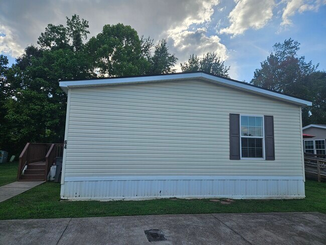 Foto del edificio - 64 Lynnwood Cir