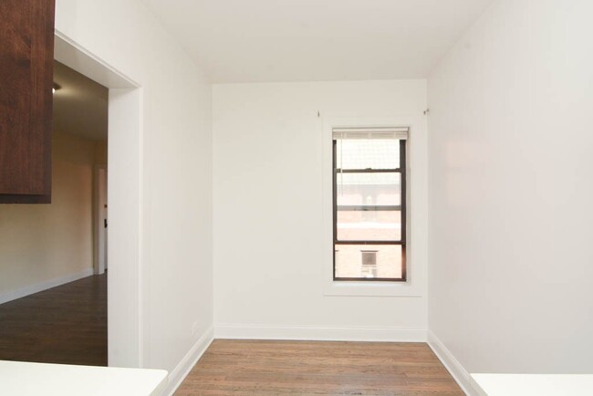 Building Photo - 3306 W Schubert Ave