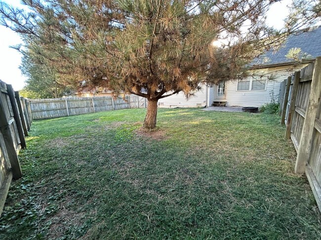 Foto del edificio - 432 Brooktrail Way