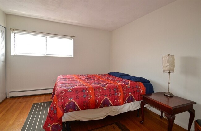 Building Photo - 1643 Cambridge St