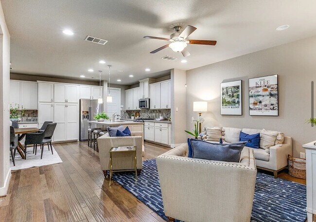 Foto del edificio - Townhome For Rent Half off deposit for OCT...