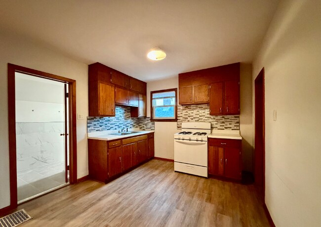 Foto del edificio - 1718 Lake Ave