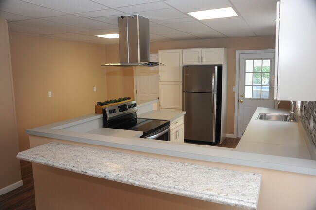 Building Photo - 320 Rutter Ave