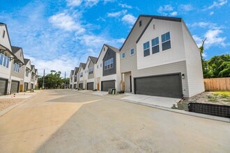 Building Photo - 6523 Tree Branch Dr