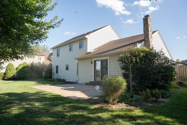 Building Photo - 922 Pinetree Way