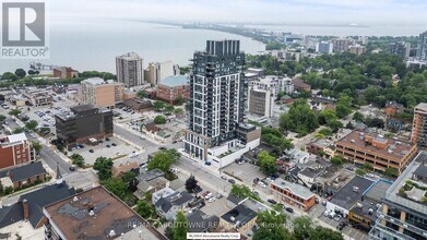 Building Photo - 2007 James St