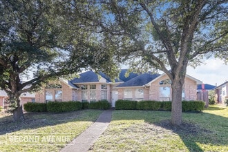 Building Photo - 616 Elm Falls Pl