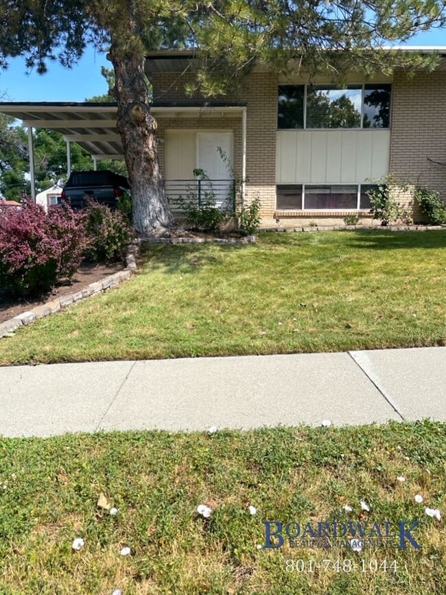 Foto del edificio - 2827 E Bridgewater Dr