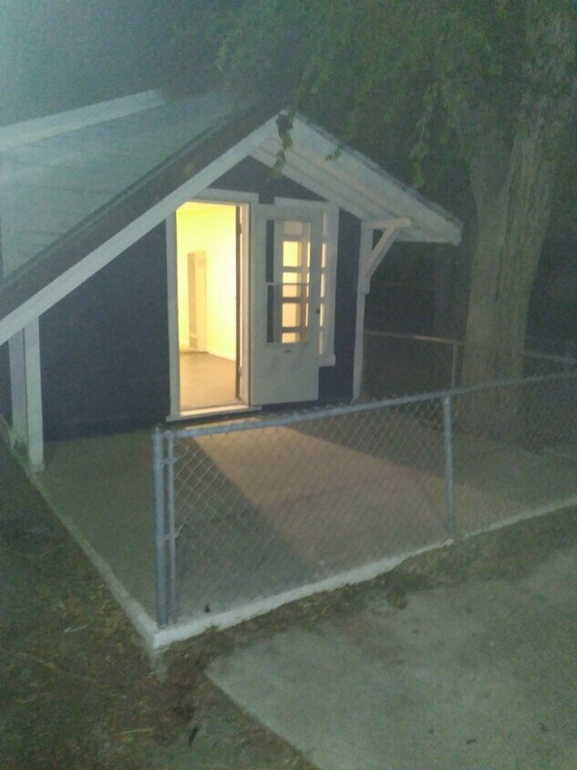 Front of house -stand-alone home - 1380 Dartmouth Ave