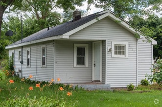 Building Photo - 1310 Beechwood St NE