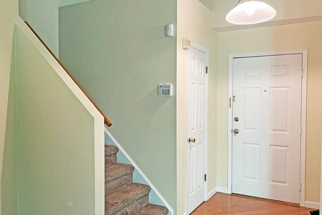 Building Photo - 12B Leva Dr